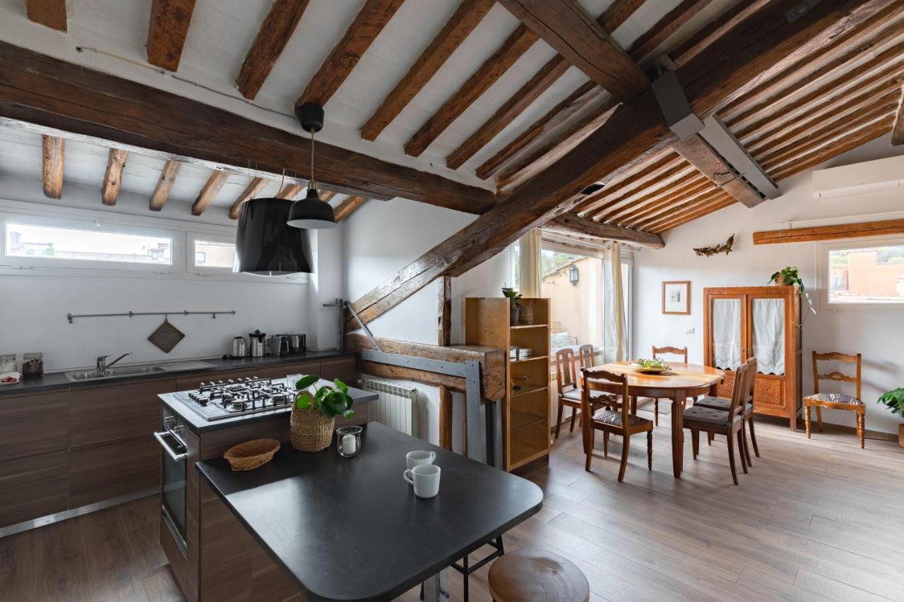 Apartment Amazing Penthouse With Terrace And Rooftop In Trastevere *