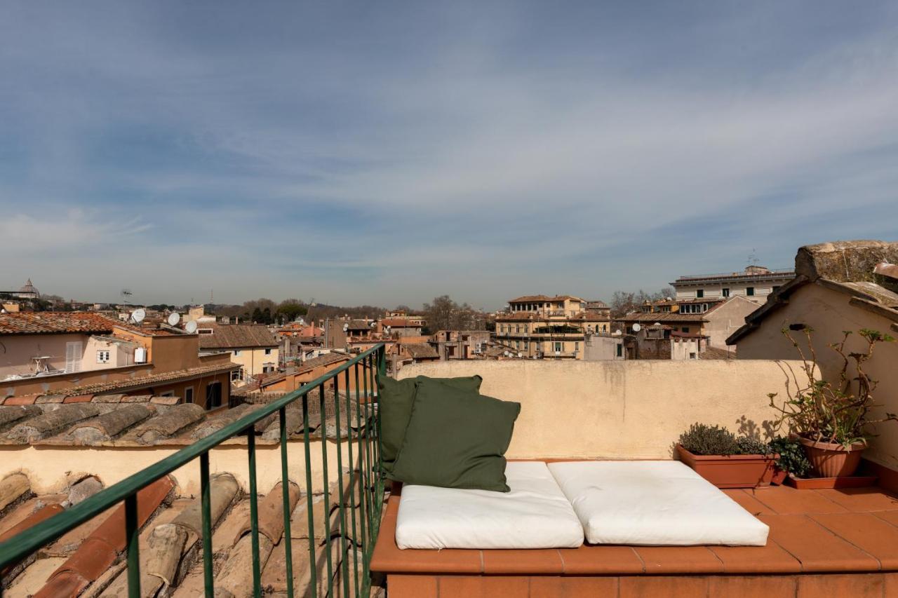 Amazing Penthouse With Terrace And Rooftop In Trastevere Rome