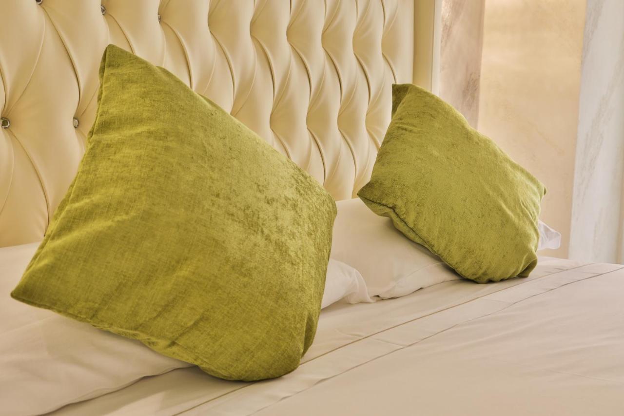 Grottini Luxury ~ Pantheon Rome