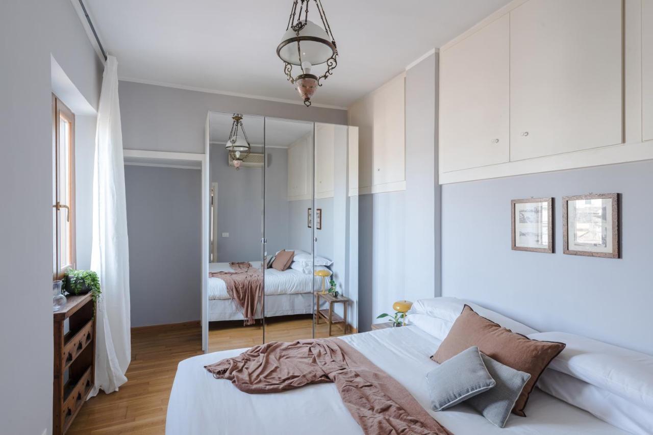 Amazing Penthouse With Terrace And Rooftop In Trastevere Apartment