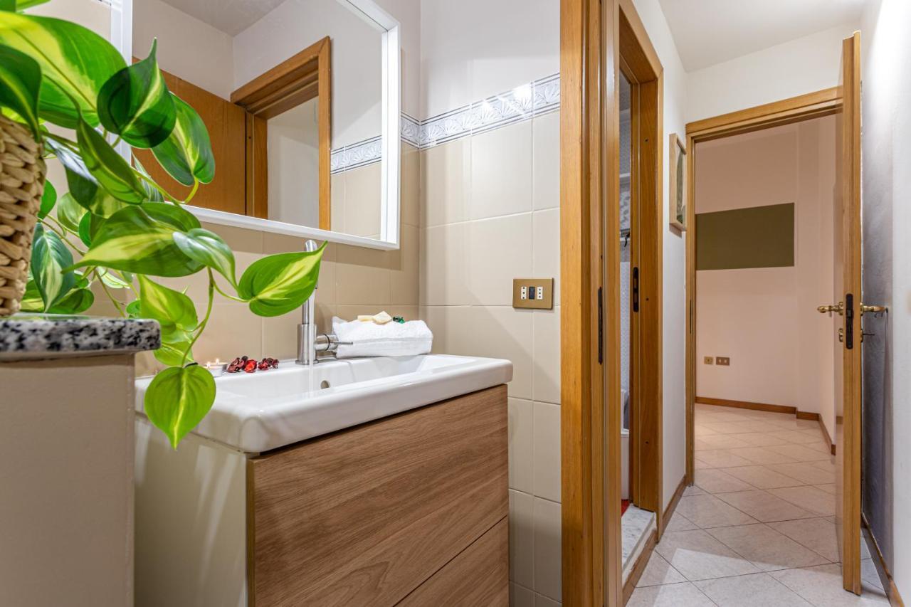 Apartment Bubbles A Piazza Trilussa In Trastevere Rome