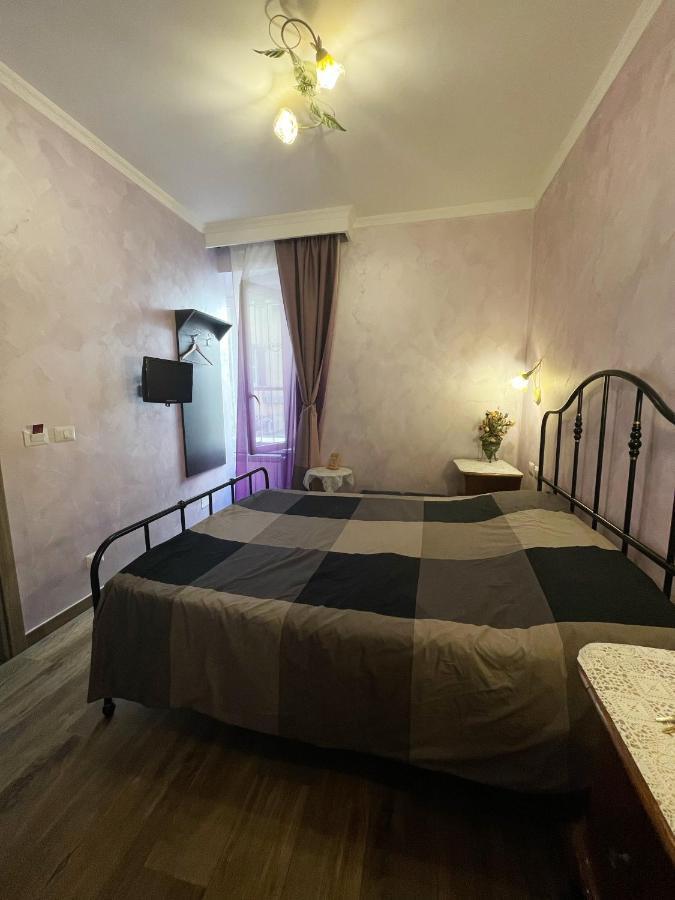 Iris Bed & Breakfast 2*