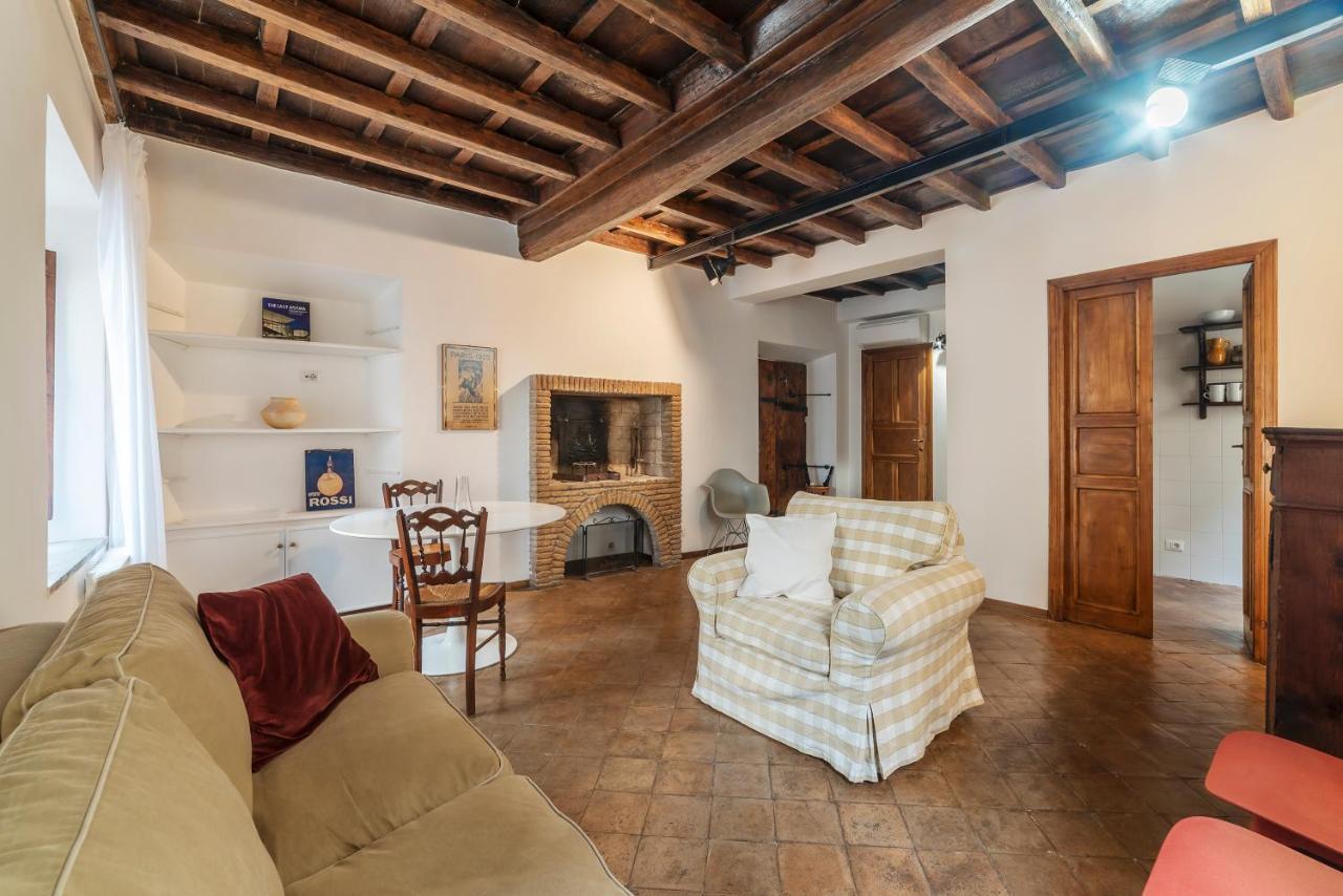 Colosseo & Fori Imperiali Wooden Flat * Rome