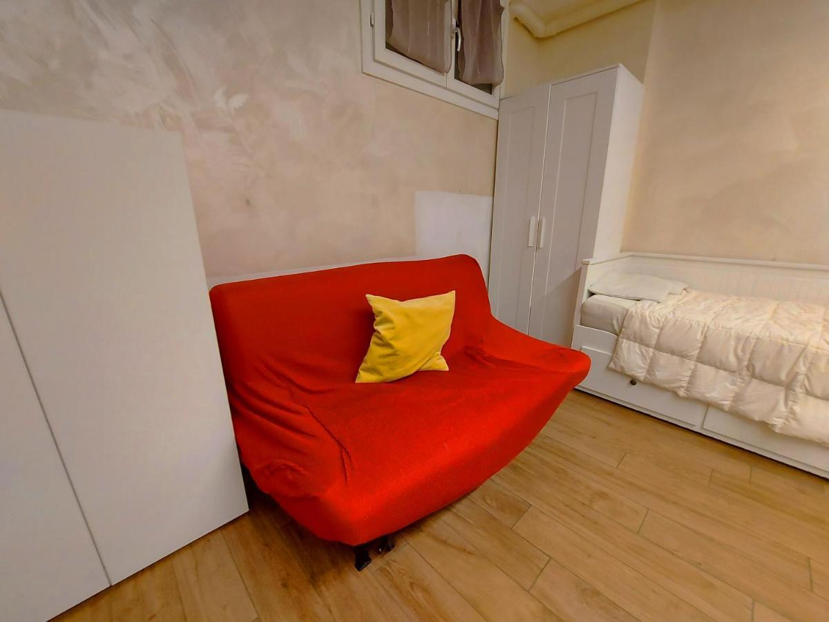 Free Breakfast - Big In The Heart Of Apartment *