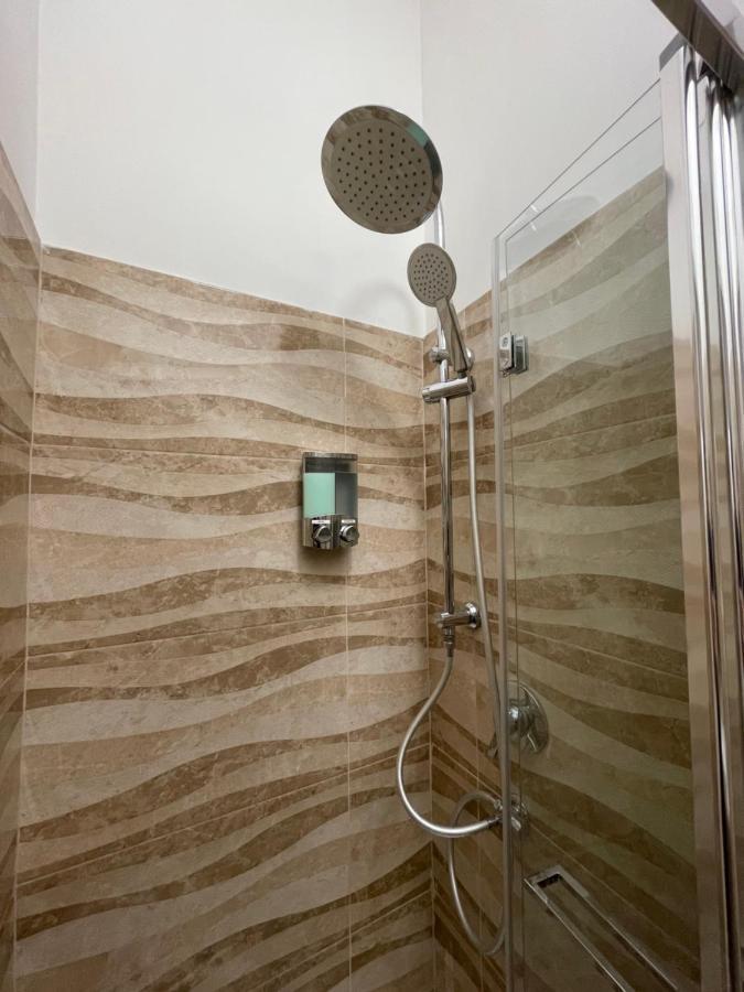 Apartment Domus Enea - Colosseo Termini