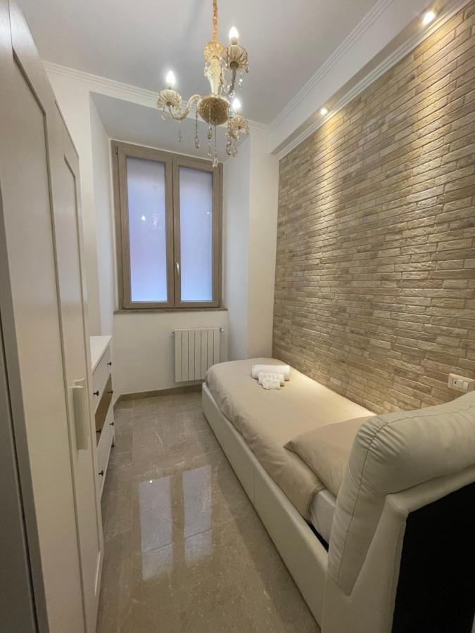 Apartment Domus Enea - Colosseo Termini Rome
