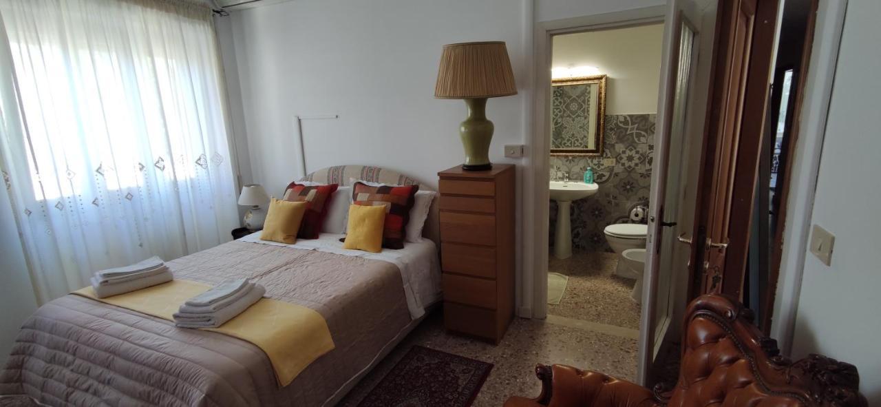 La Badia Del Cavaliere 2 Guest house *