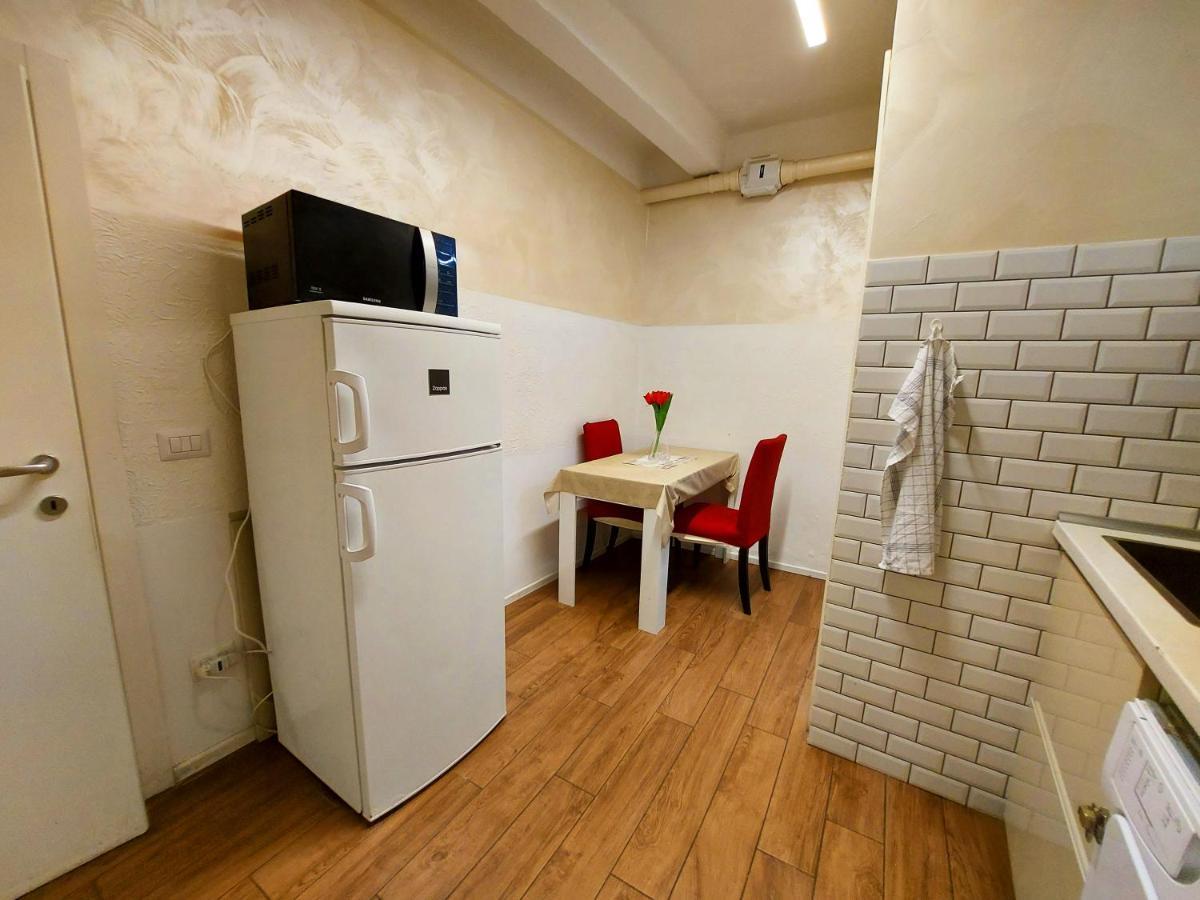 Free Breakfast - Big In The Heart Of Rome