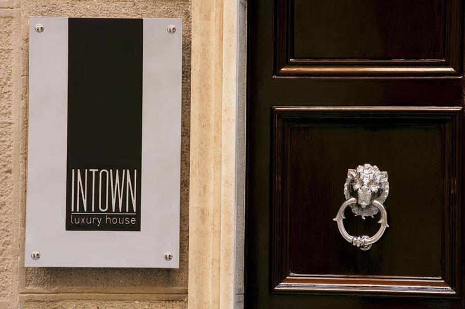 Intown Luxury House Guest house