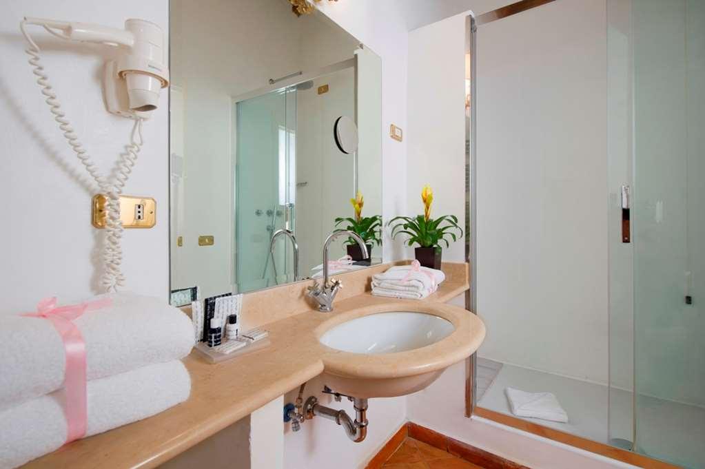 Residenza Frattina Rome