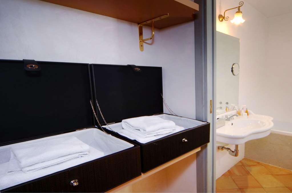 Residenza Frattina Guest house