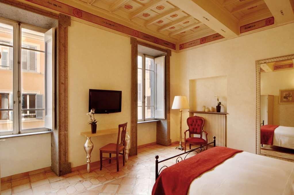 Residenza Frattina Rome