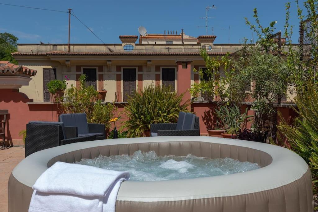 Penthouse With Jacuzzi On Private Terrace In Trastevere