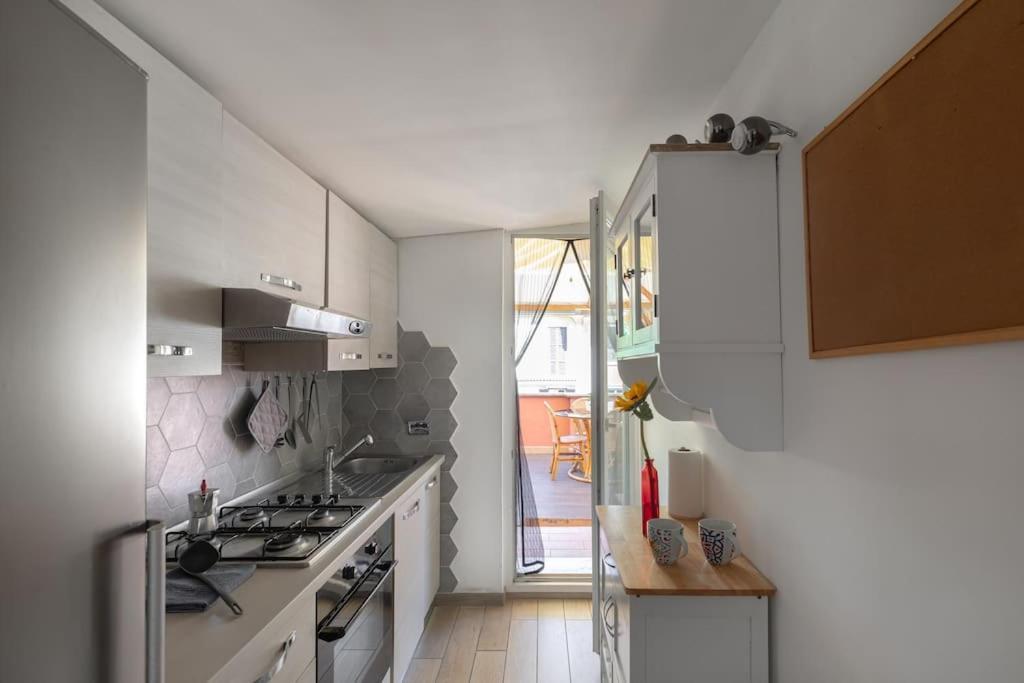 Penthouse With Jacuzzi On Private Terrace In Trastevere Apartment Rome