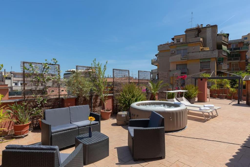 Apartment Penthouse With Jacuzzi On Private Terrace In Trastevere *