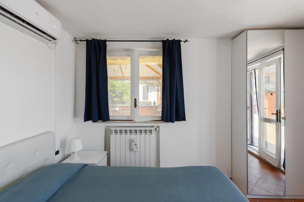 Penthouse With Jacuzzi On Private Terrace In Trastevere Apartment