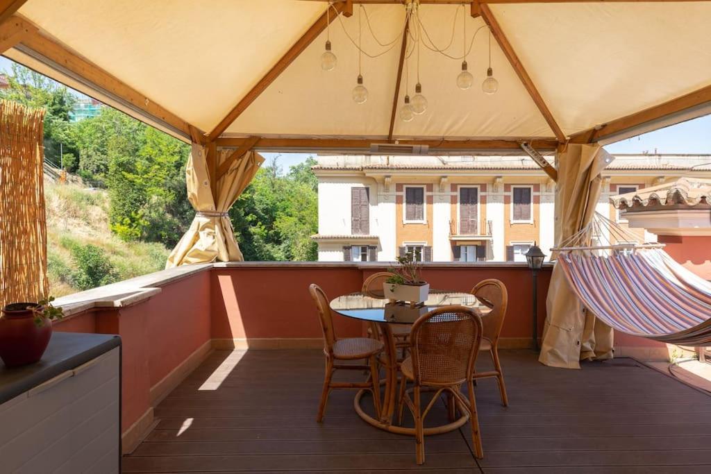 Apartment Penthouse With Jacuzzi On Private Terrace In Trastevere Rome