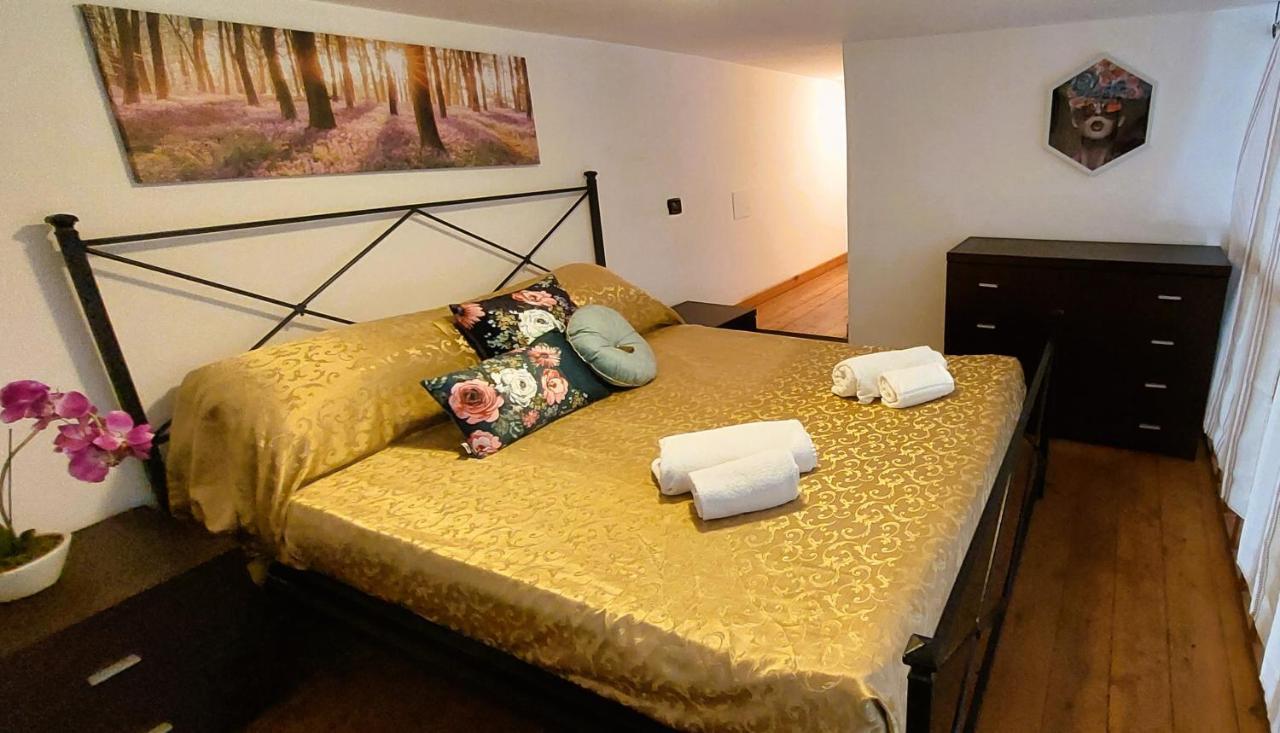 Gemelli Holidays 2: Dual Loft With Private Courtyard * Rome