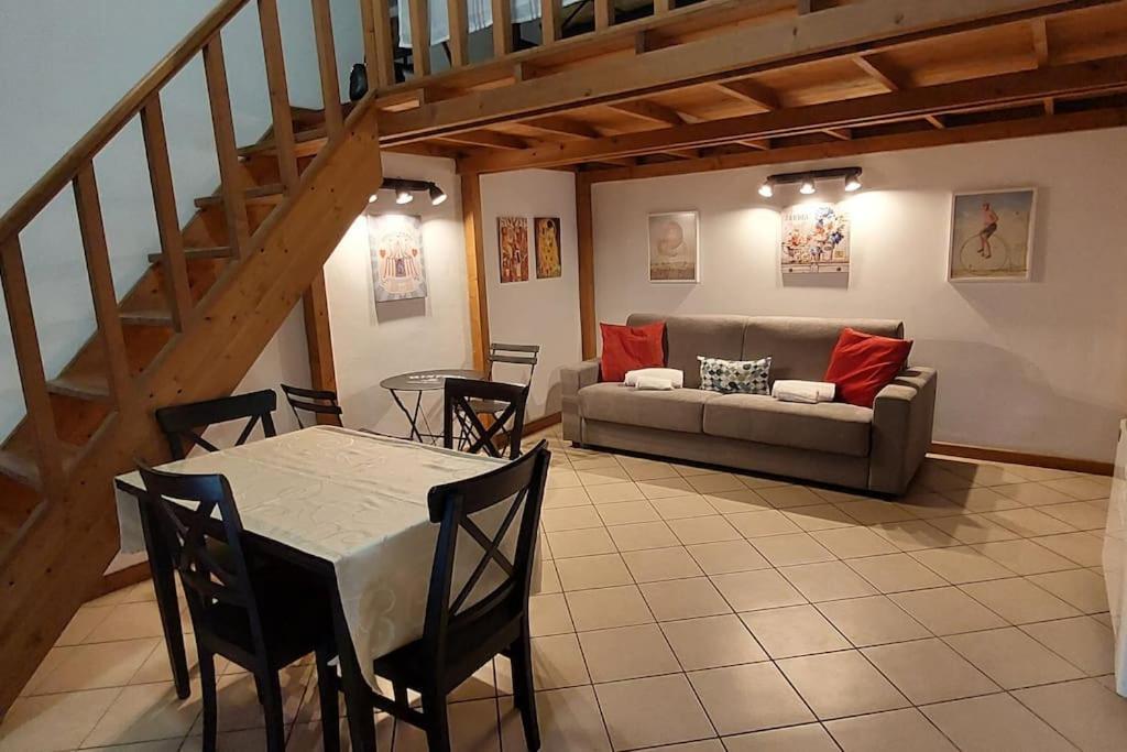 Gemelli Holidays 2: Dual Loft With Private Courtyard * Rome