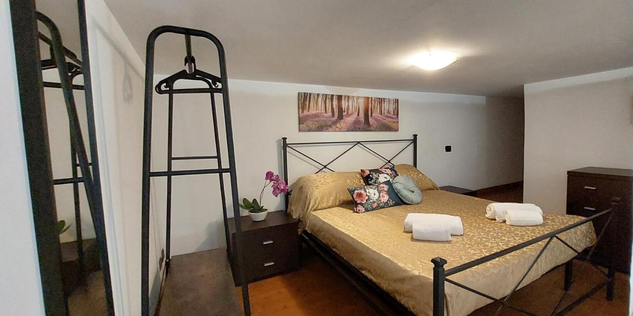 Gemelli Holidays 2: Dual Loft With Private Courtyard Apartment