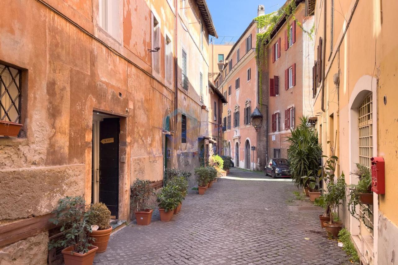 Apartment Cozy, Sunny In The Heart Of Trastevere *