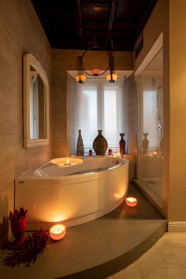 Town House Spagna- Luxury Rooms With Jacuzzi Bath Guest house *