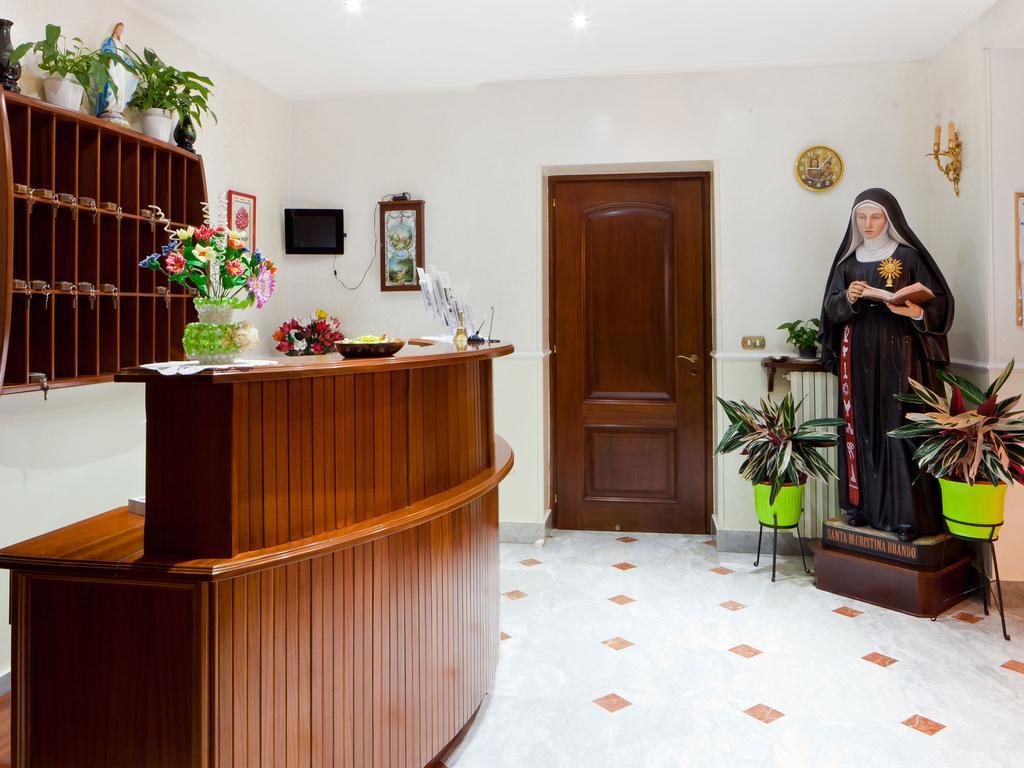 Couette-café Maria Cristina Brando 3*