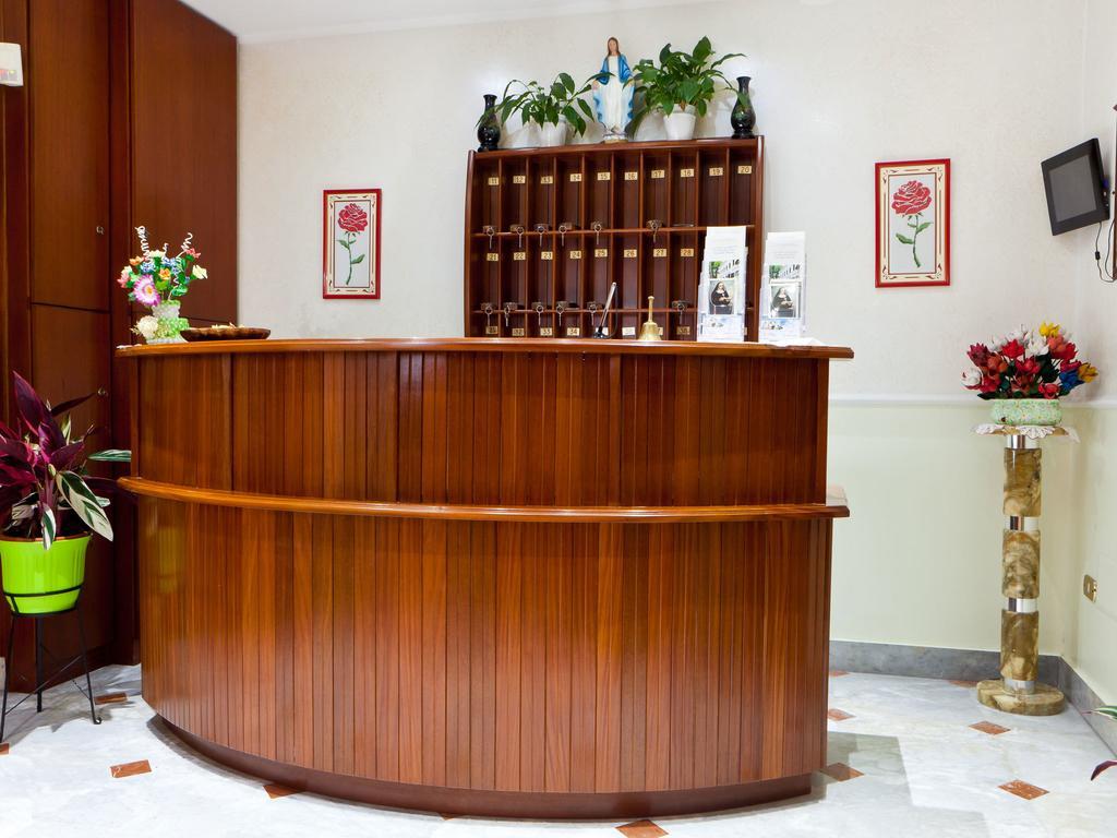 Couette-café Maria Cristina Brando
