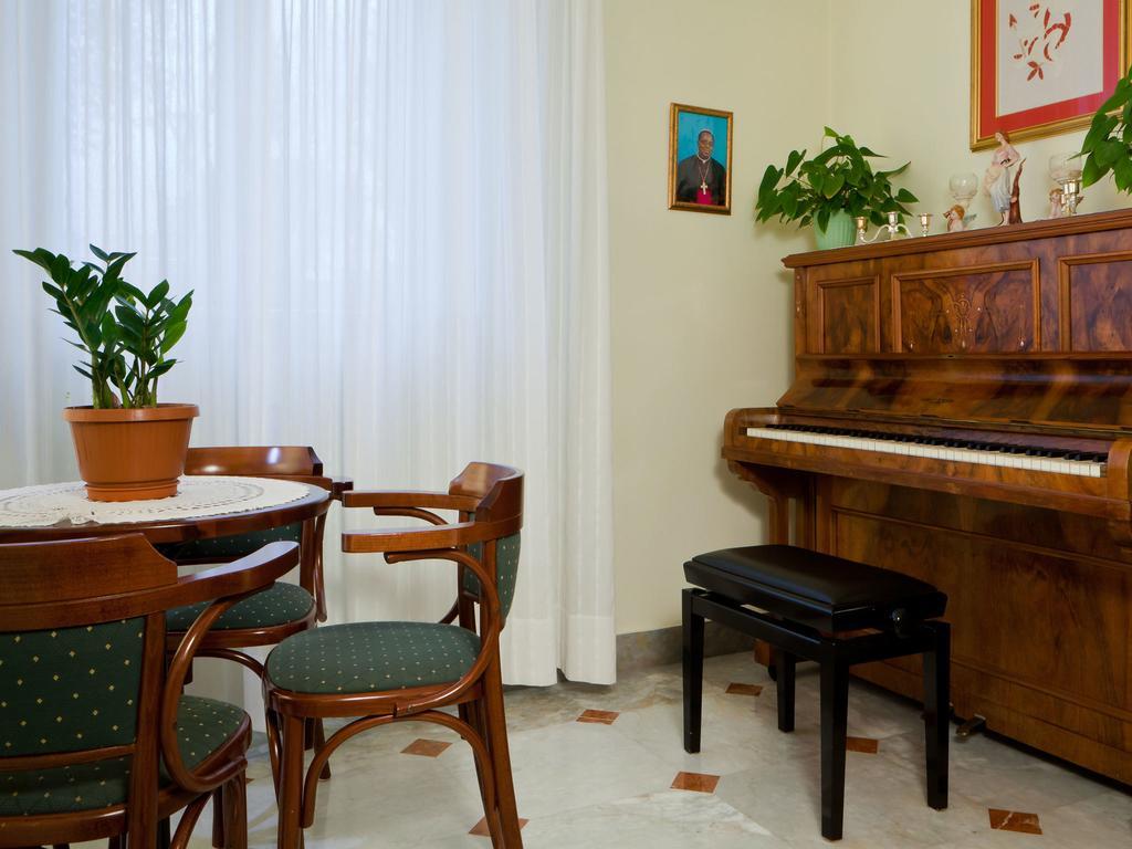 Couette-café Maria Cristina Brando
