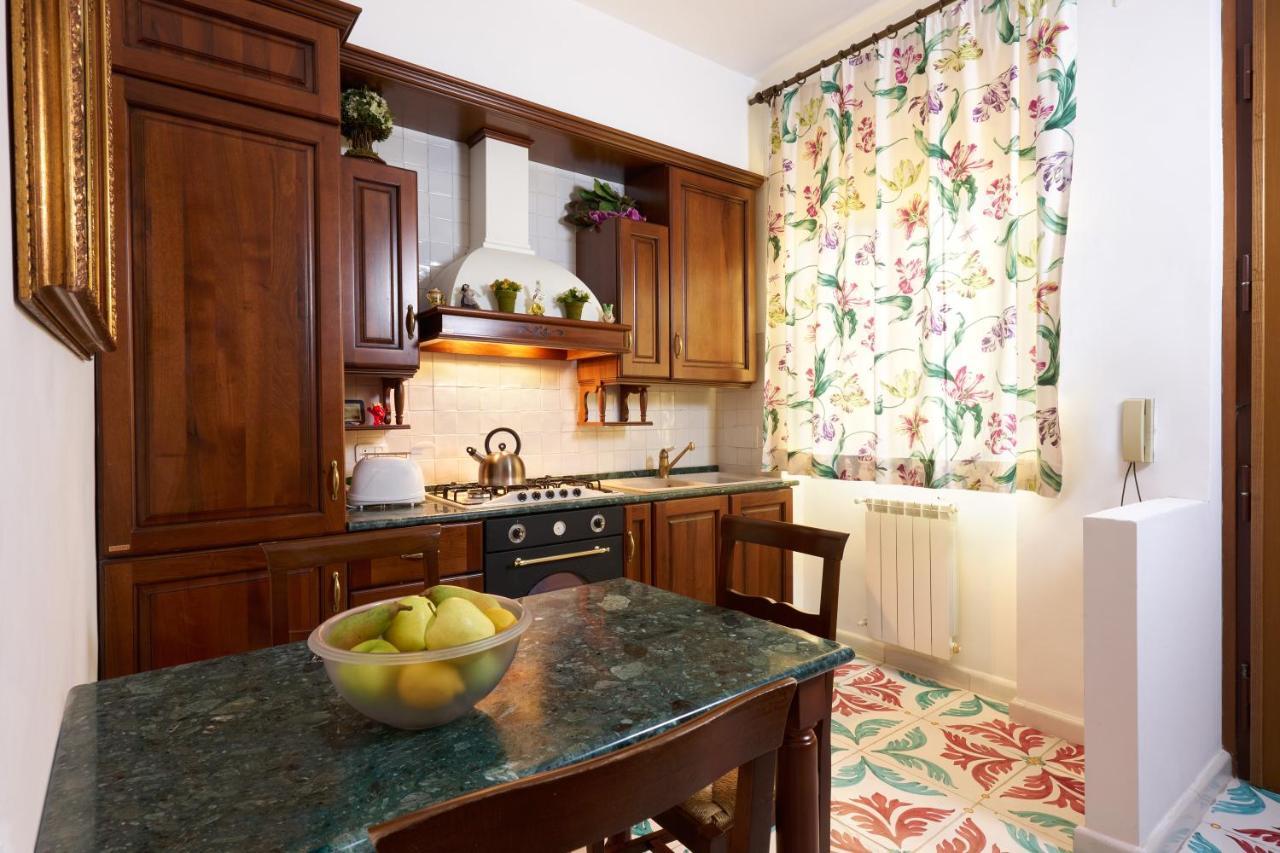 Guest house Delfini Trevi House