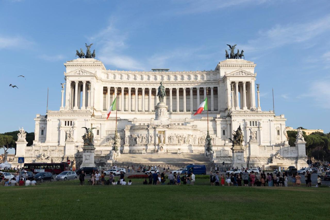 Venezia Square