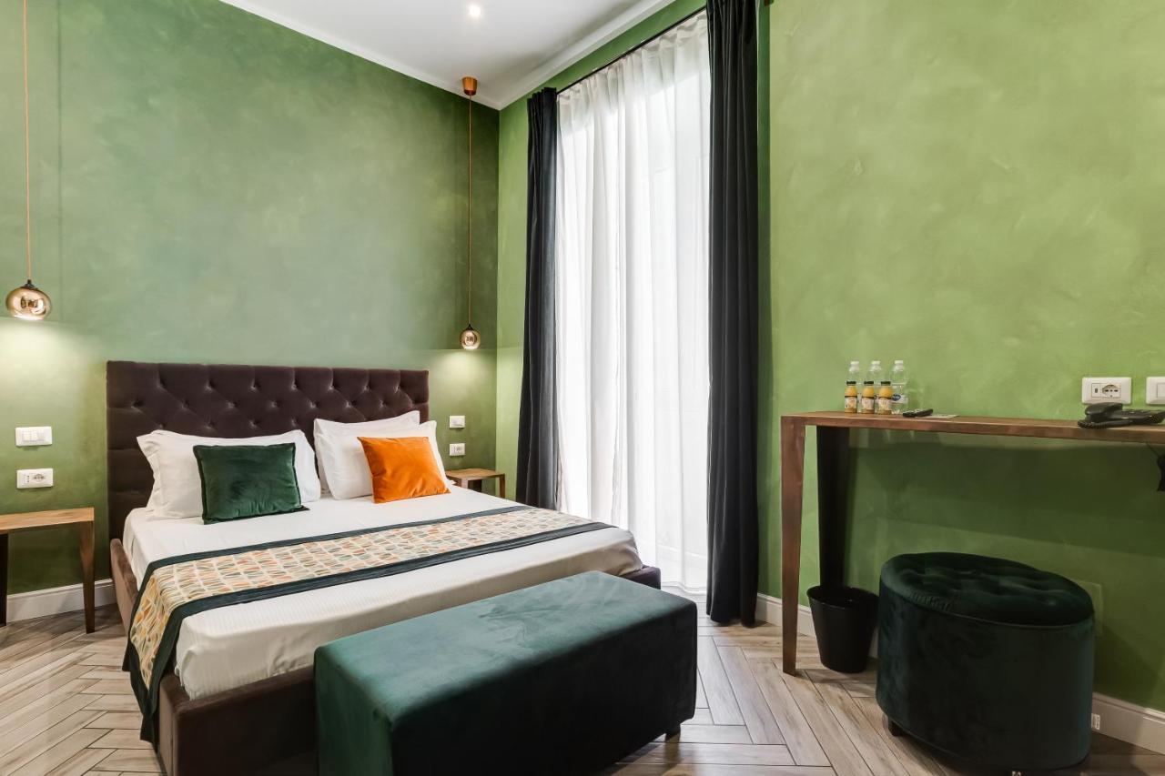 Ripetta Luxurious