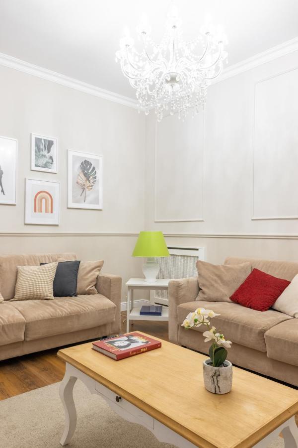 Charming With Patio A Few Steps From Colosseum Apartment *