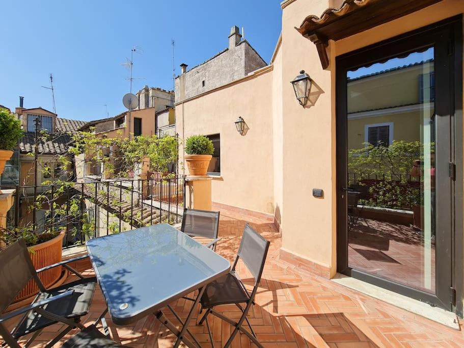 Boutique Penthouse With Terrace, Spanish Steps Apartment Rome