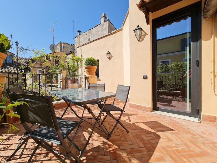 Boutique Penthouse With Terrace, Spanish Steps Apartment