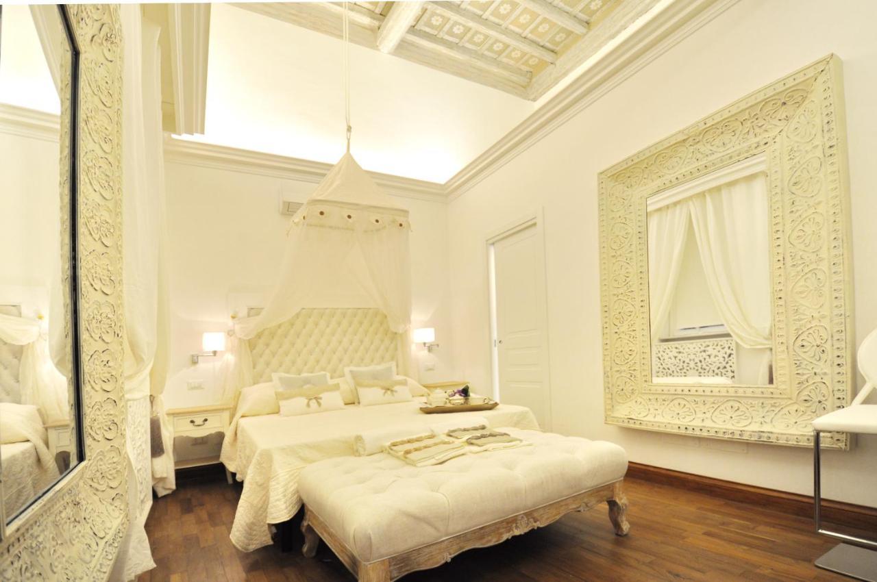 The Right Place 4u Savelli Boutique * Rome