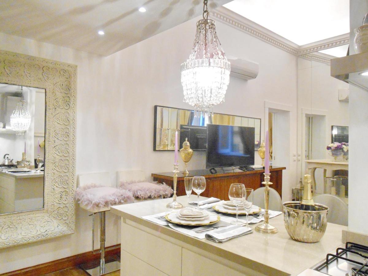 Apartment The Right Place 4u Savelli Boutique