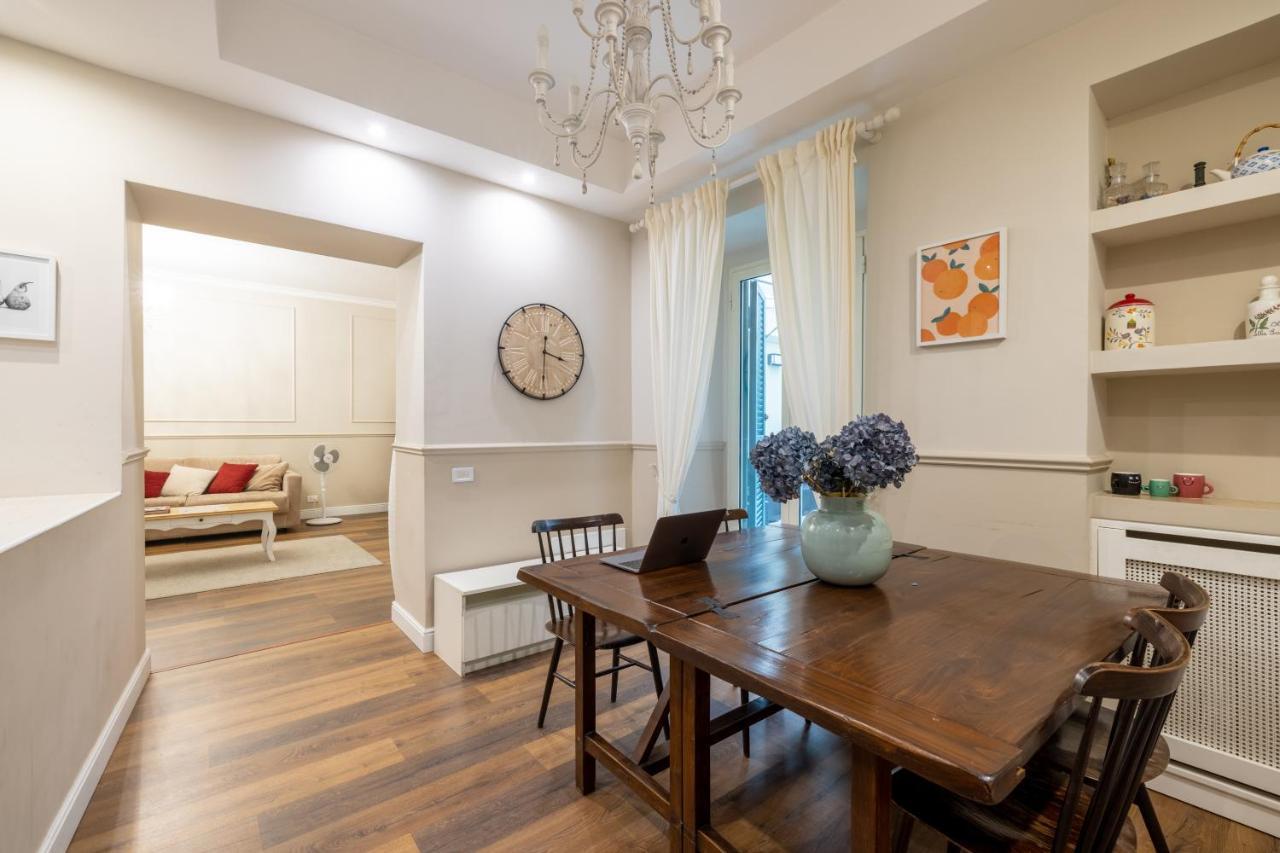 Charming With Patio A Few Steps From Colosseum Apartment