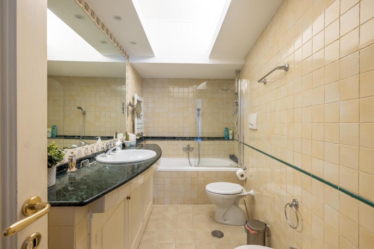 Charming With Patio A Few Steps From Colosseum *