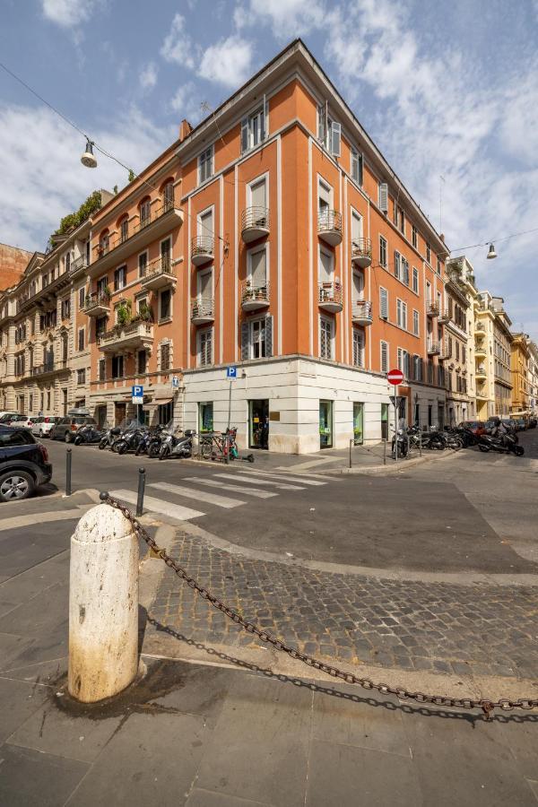 Charming With Patio A Few Steps From Colosseum Apartment Rome