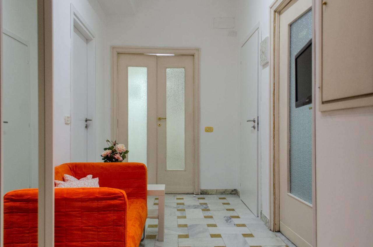 Casa de hóspedes In Guest - Kamchu Piazza Bologna 1 *