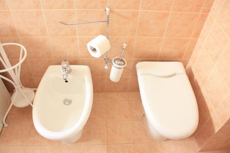 Apartment At Colosseo With Terrace Overlooking The Garden By Lyon *