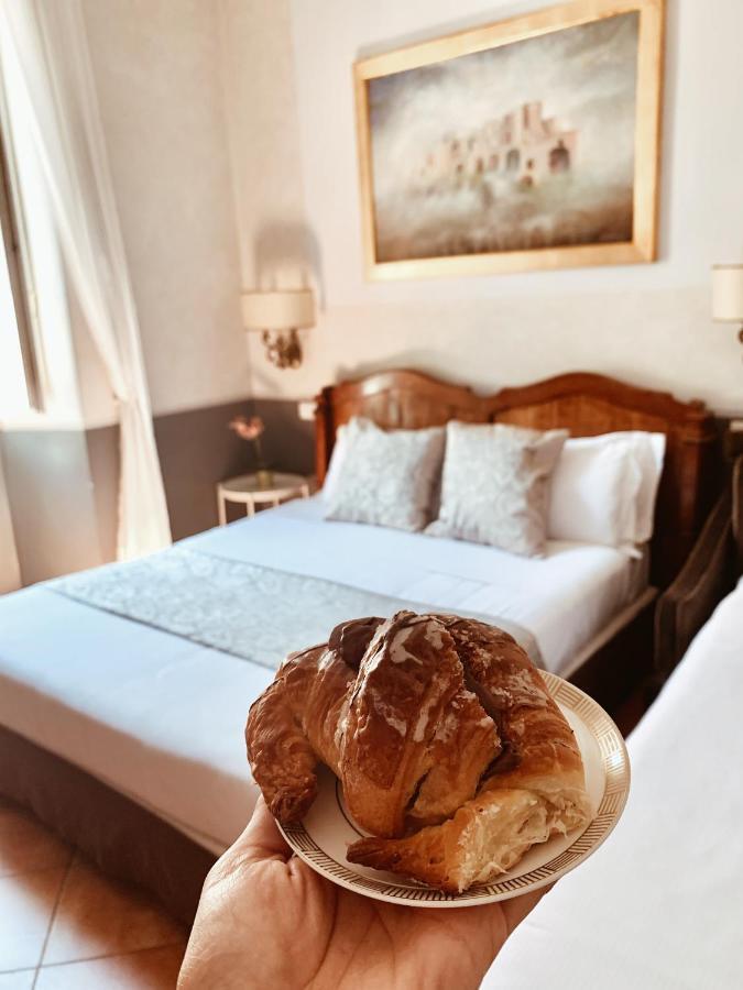 Bed & Breakfast Residenza Sciarra 3*
