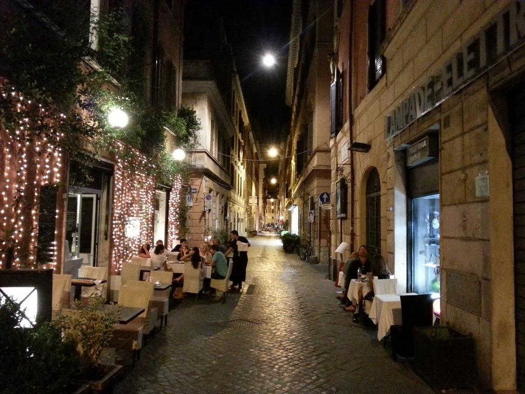 La Lumiere Di Piazza Di Spagna Rome