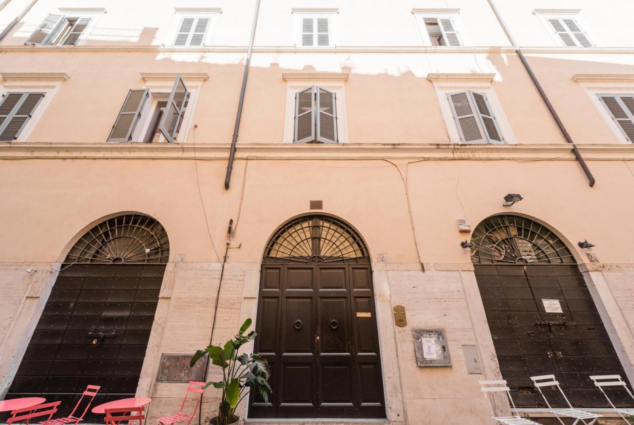 Via Del Teatro Pace *