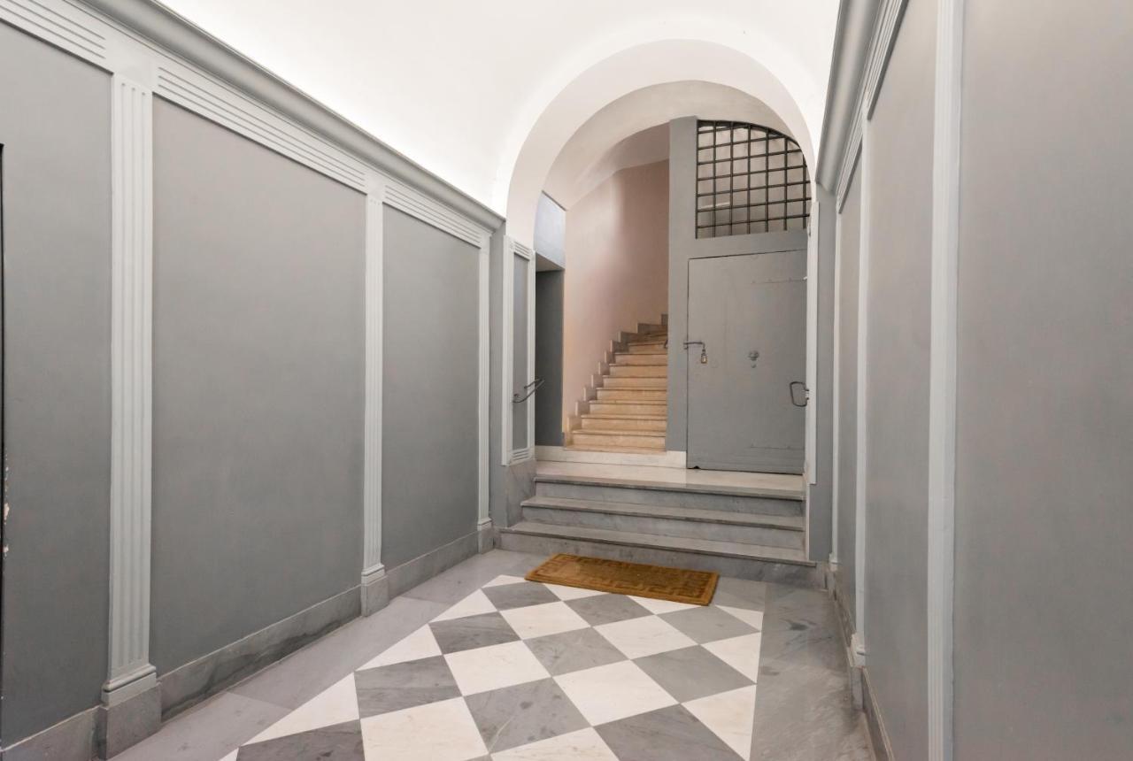 Via Del Teatro Pace Rome