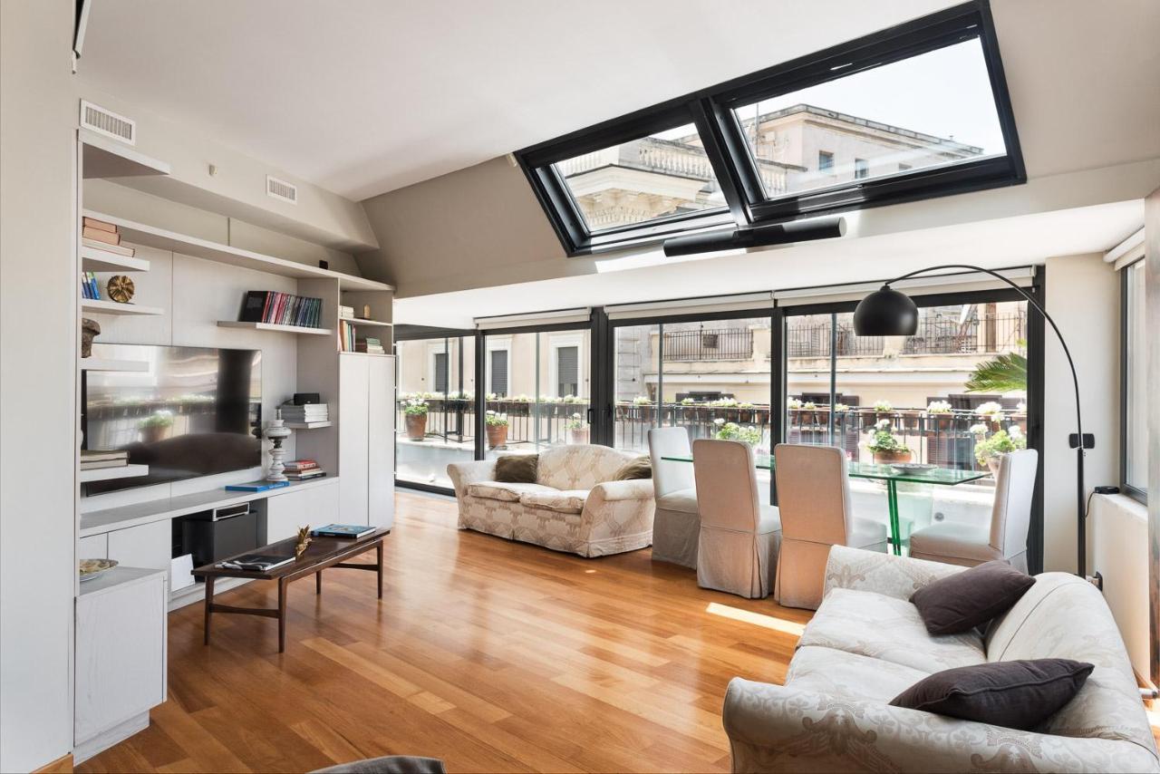 Apartment Idyllia - Penthouse In Navona Area *