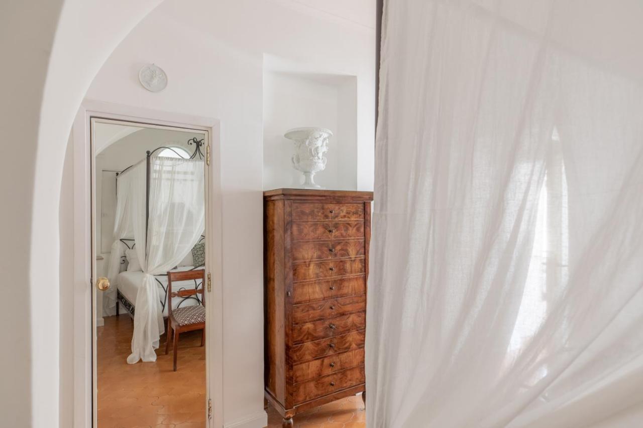 Iflat Modern In The Monti Area Apartment