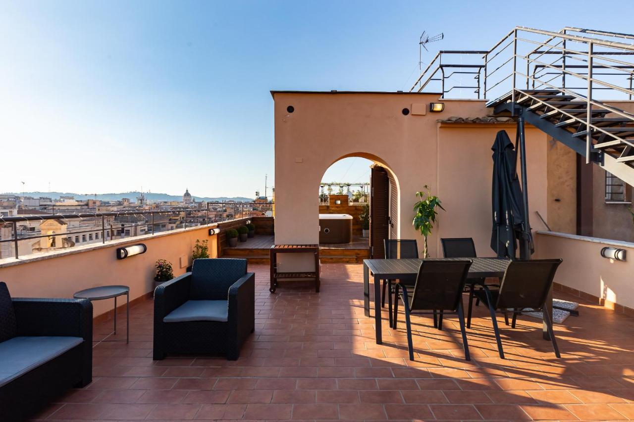 Guest house Vivilo Trevi - Luxury Experience - Private Jacuzzi On Terrace - Insane View Rome