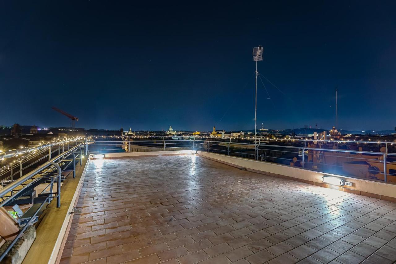 Vivilo Trevi - Luxury Experience - Private Jacuzzi On Terrace - Insane View Guest house Rome